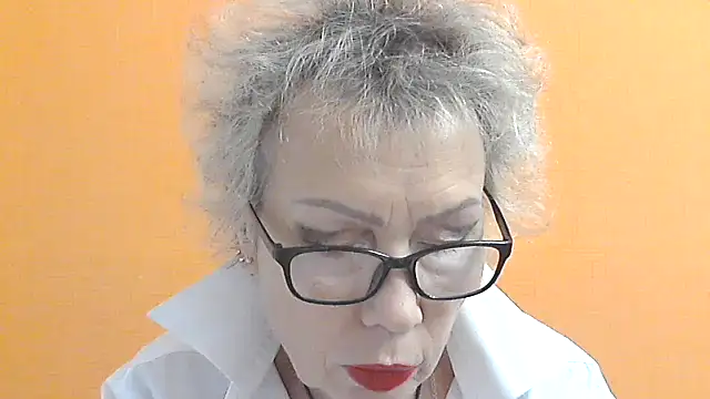 Snapshot of NessyJenixs chatting on 10/10/25, 01:32 NessyJenixs online show from 10/10/25, 01:32