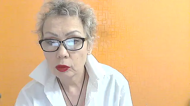 Snapshot of NessyJenixs chatting on 12/20/25, 03:08 NessyJenixs online show from 12/20/25, 03:08