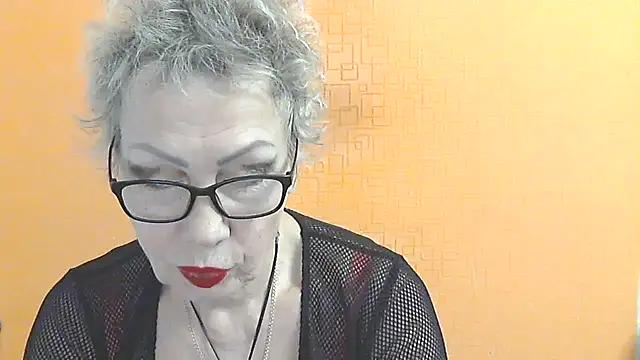 Snapshot of NessyJenixs chatting on 12/23/25, 07:39 NessyJenixs online show from 12/23/25, 07:39