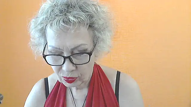 NessyJenixs online show from 06/18/26, 07:30