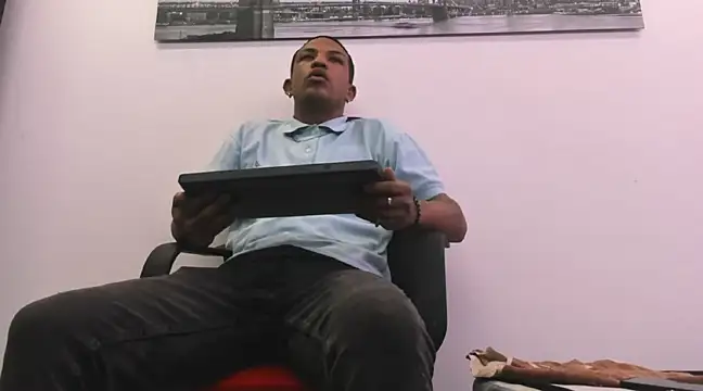 Snapshot of carlos_alber12 chatting on 02/27/25, 07:15 carlos alber12 online show from 02/27/25, 07:15