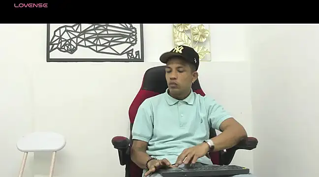 Snapshot of carlos_alber12 chatting on 03/17/25, 12:57 carlos alber12 online show from 03/17/25, 12:57