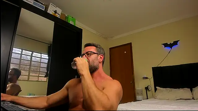 Snapshot of sexyflight chatting on 10/20/25, 04:07 sexyflight online show from 10/20/25, 04:07
