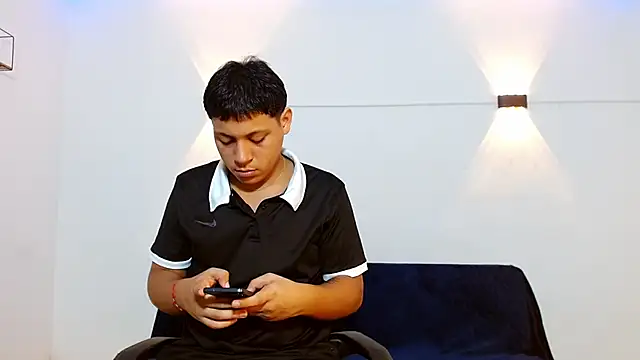 Tylerdrdn online show from 11/07/25, 09:37