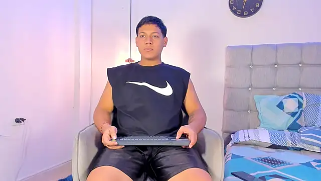 Tylerdrdn online show from 11/12/25, 05:19