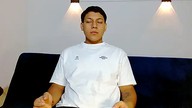 Tylerdrdn online show from 11/19/25, 03:45