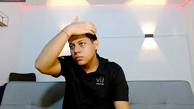 Tylerdrdn online show from 11/29/25, 10:57