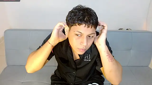 Tylerdrdn online show from 11/30/25, 04:33