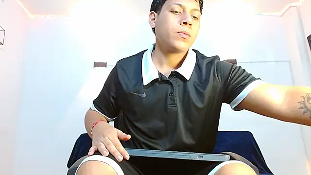 Tylerdrdn online show from 12/03/25, 10:41