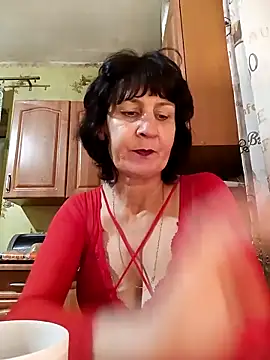 Laura Kiss online show from 12/15/25, 05:06