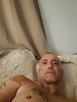 Snapshot of 4uallsex chatting on 01/22/25, 09:43 4uallsex online show from 01/22/25, 09:43