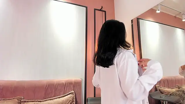 fiorella paris online show from 03/06/25, 04:19