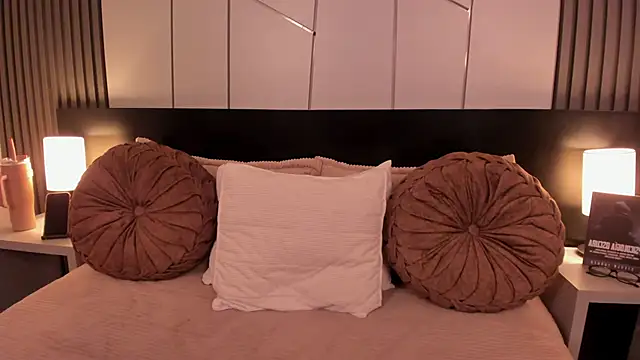 fiorella paris online show from 11/27/25, 05:20