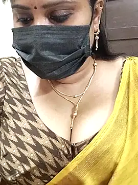 Queenflowerr online show from 02/17/25, 10:18