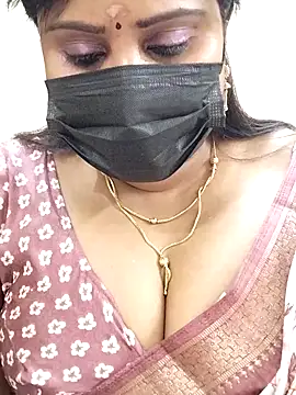 Queenflowerr online show from 02/26/25, 03:41