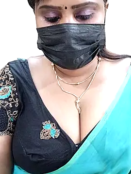 Queenflowerr online show from 03/03/25, 02:26