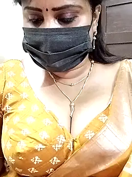 Queenflowerr online show from 03/11/25, 11:01