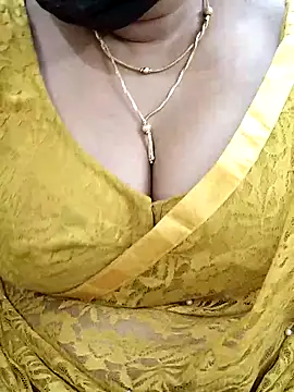 Queenflowerr online show from 03/12/25, 02:20