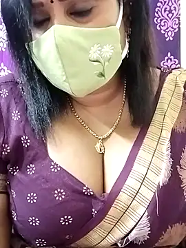 Queenflowerr online show from 10/16/25, 07:26