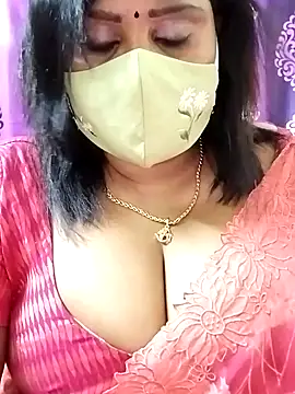 Queenflowerr online show from 10/25/25, 05:08