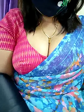 Queenflowerr online show from 03/31/26, 05:02