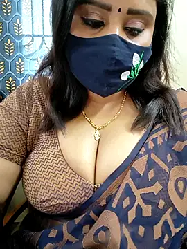 Queenflowerr online show from 04/17/26, 07:11