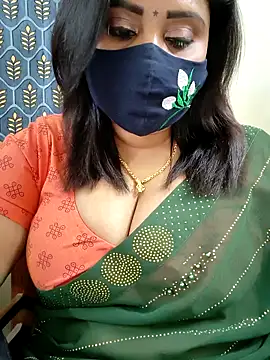 Queenflowerr online show from 04/18/26, 07:58