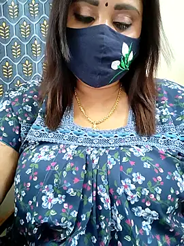 Queenflowerr online show from 04/23/26, 06:21