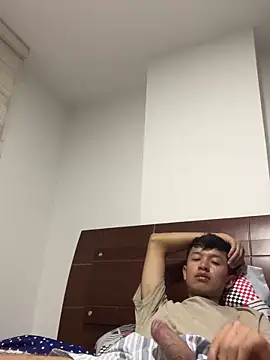 Snapshot of sebaxx8_ chatting on 02/28/25, 12:32 sebaxx8 online show from 02/28/25, 12:32