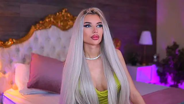 Snapshot of Juicy_Jessye chatting on 12/17/25, 09:32 Juicy Jessye online show from 12/17/25, 09:32