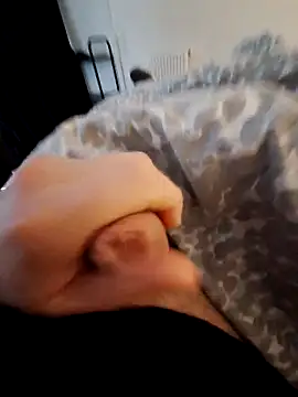 Snapshot of bongish20010 chatting on 02/17/25, 02:59 bongish20010 online show from 02/17/25, 02:59