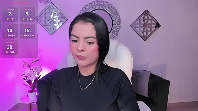 Layla Breezee online show from 12/15/25, 12:31