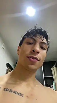 Snapshot of ApoloCruz chatting on 11/04/25, 10:58 ApoloCruz online show from 11/04/25, 10:58