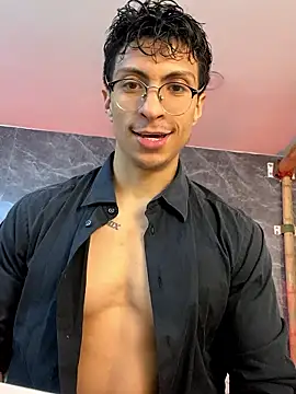 Snapshot of ApoloCruz chatting on 01/11/26, 03:22 ApoloCruz online show from 01/11/26, 03:22