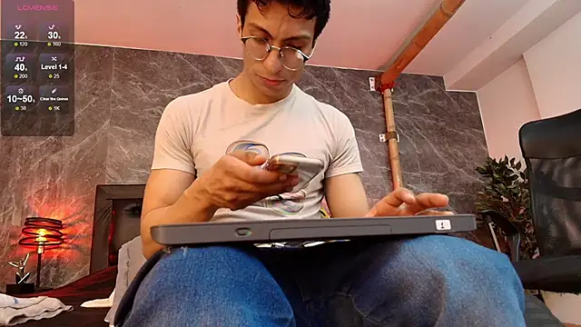 Snapshot of ApoloCruz chatting on 01/18/26, 02:15 ApoloCruz online show from 01/18/26, 02:15