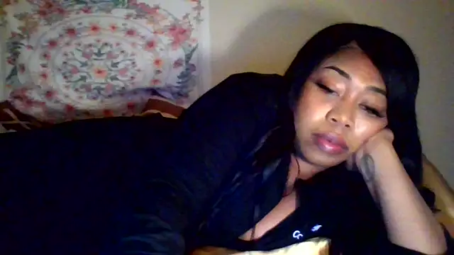 Snapshot of angeliquebelcali chatting on 12/16/25, 11:10 angeliquebelcali online show from 12/16/25, 11:10