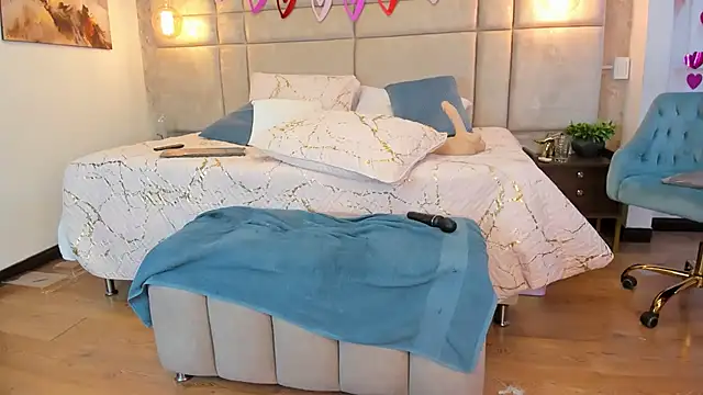 Mara Torres1 online show from 02/13/25, 11:26