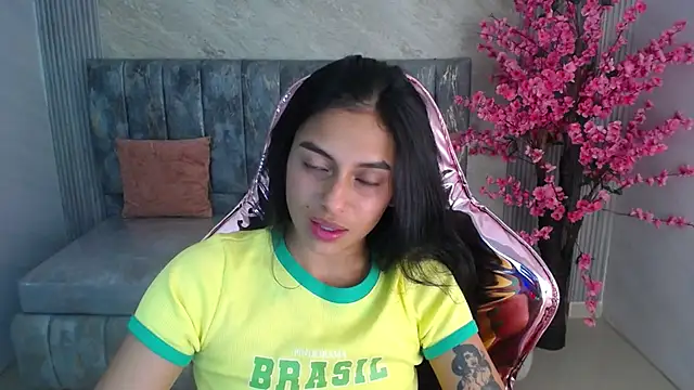 Snapshot of lilith_petit_sub chatting on 01/25/25, 04:03 lilith petit sub online show from 01/25/25, 04:03