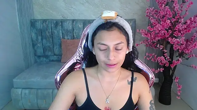 Snapshot of lilith_petit_sub chatting on 02/04/25, 12:44 lilith petit sub online show from 02/04/25, 12:44