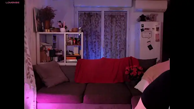 AdorahB3ll3 online show from 10/13/25, 07:03