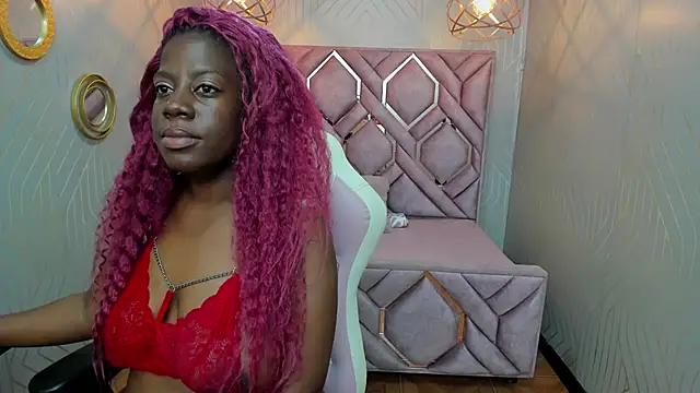 Snapshot of nefertiti_ebony chatting on 02/20/25, 07:23 nefertiti ebony online show from 02/20/25, 07:23