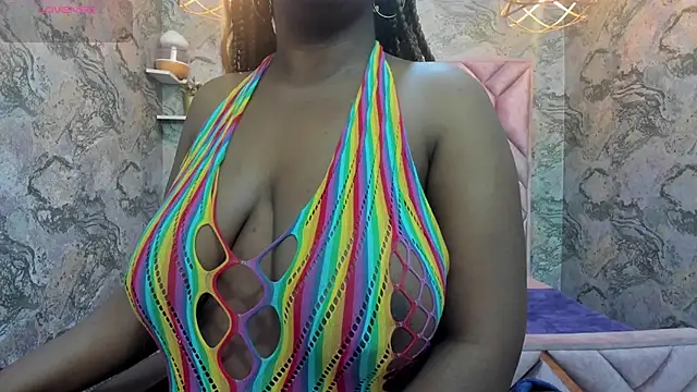 Snapshot of nefertiti_ebony chatting on 10/01/25, 08:42 nefertiti ebony online show from 10/01/25, 08:42