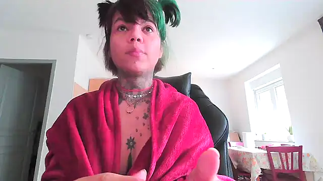 Snapshot of serena__vedette chatting on 02/21/25, 08:29 serena vedette online show from 02/21/25, 08:29