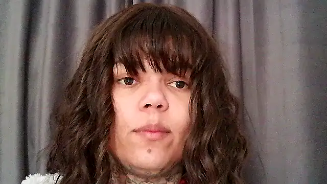 Snapshot of serena__vedette chatting on 12/16/25, 11:04 serena vedette online show from 12/16/25, 11:04