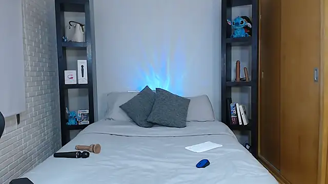 issa--love online show from 10/24/25, 09:17