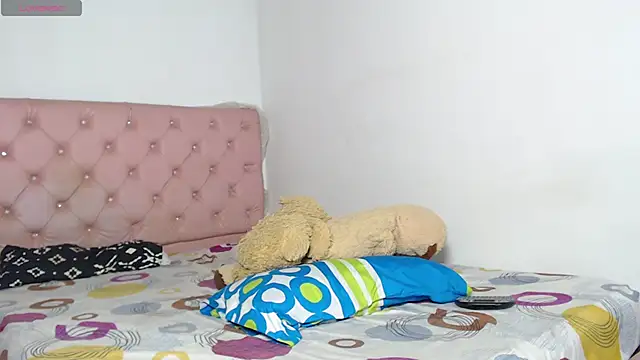Snapshot of elettra_parisi19 chatting on 02/05/25, 10:44 elettra parisi19 online show from 02/05/25, 10:44