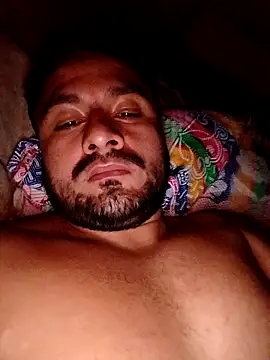 Snapshot of Ant1990 chatting on 02/12/25, 03:40 Ant1990 online show from 02/12/25, 03:40