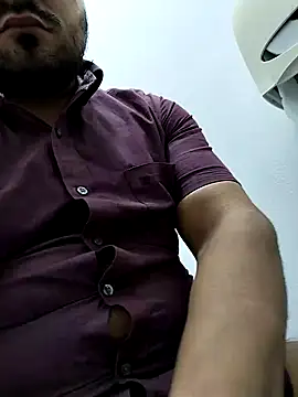 Snapshot of Ant1990 chatting on 02/12/25, 11:09 Ant1990 online show from 02/12/25, 11:09