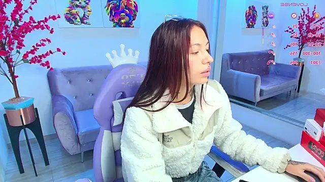 Charlotte ethan online show from 11/05/25, 03:50