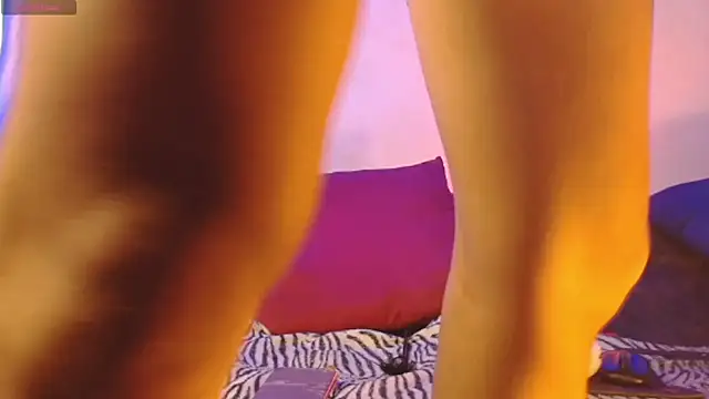 izan 20 online show from 12/05/25, 09:18